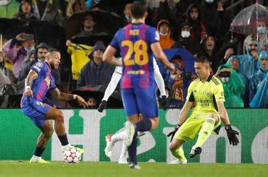 qyh-进不了球的毛病快让巴萨小组赛被淘汰了